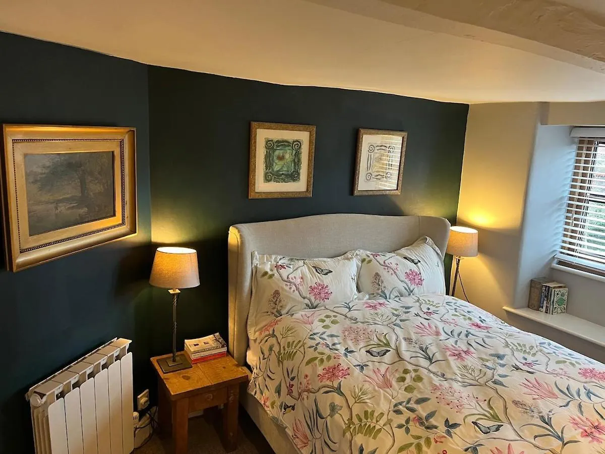 Spacious Somerset Cottage - Great Rural Location Bristol 0*,  United Kingdom